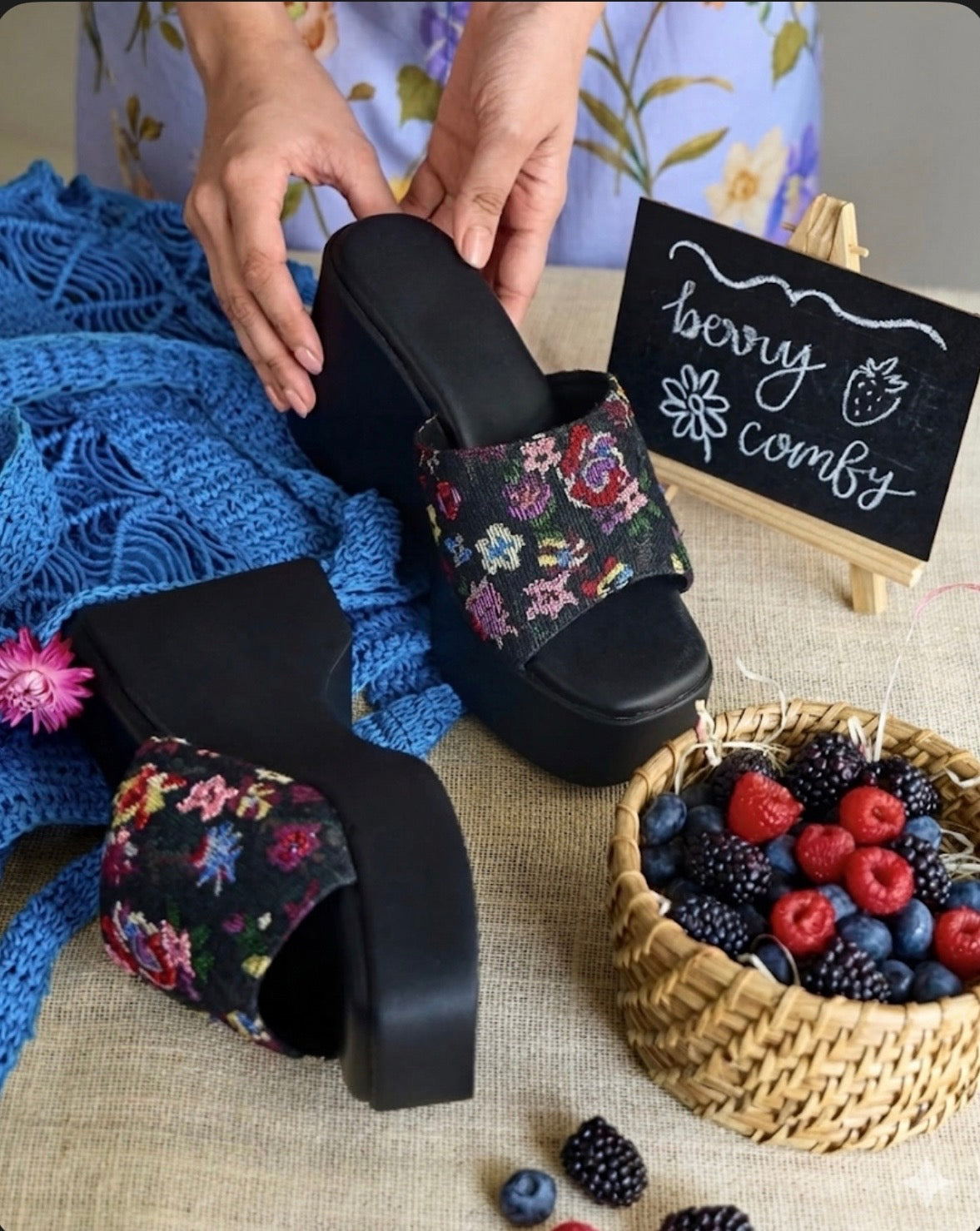 Black Current Wedges