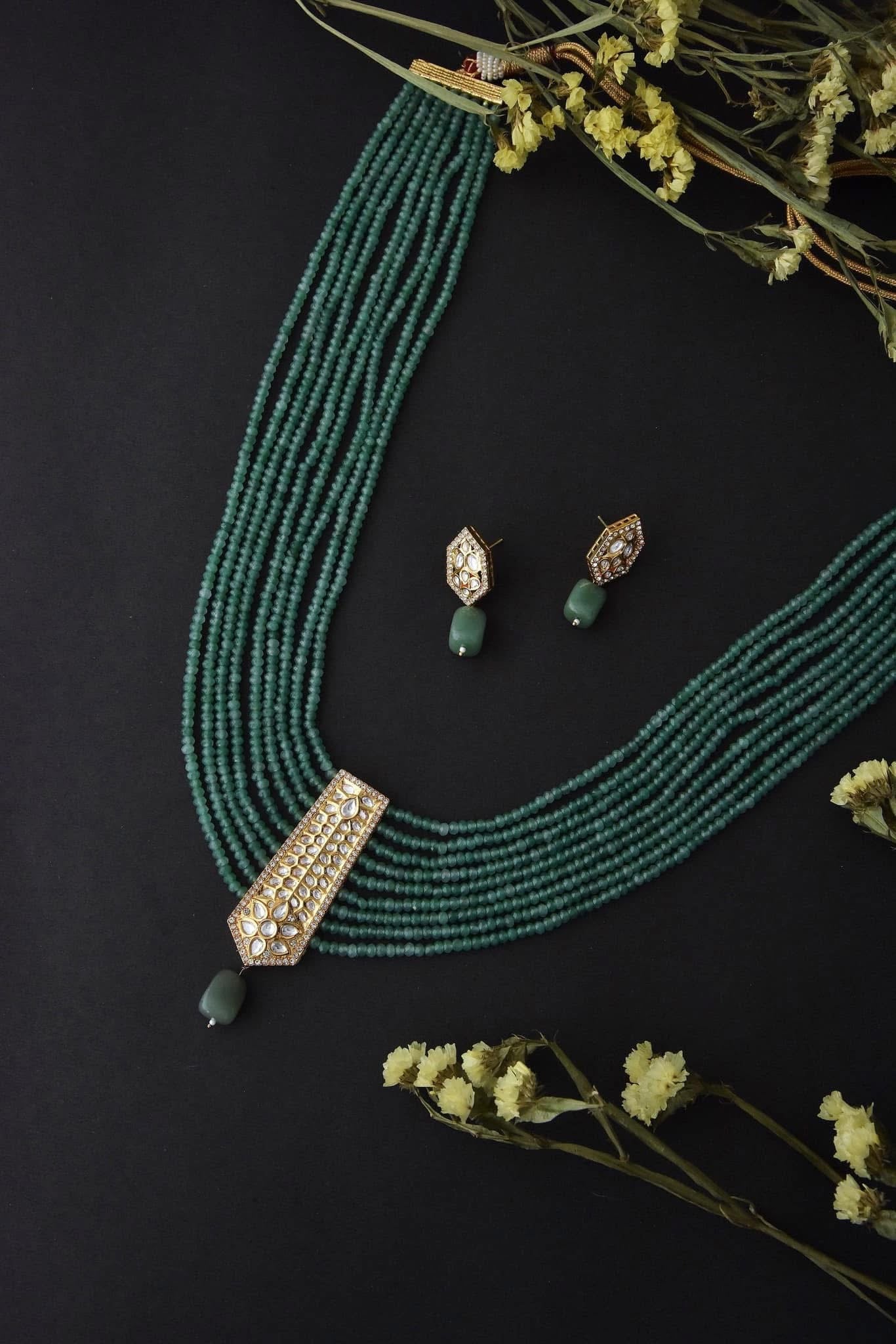 Throne Necklace Set