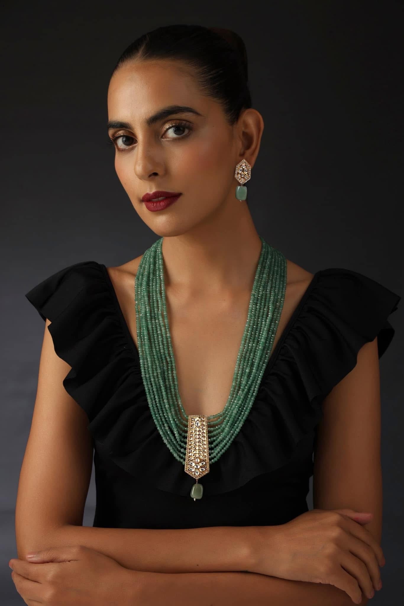 Throne Necklace Set